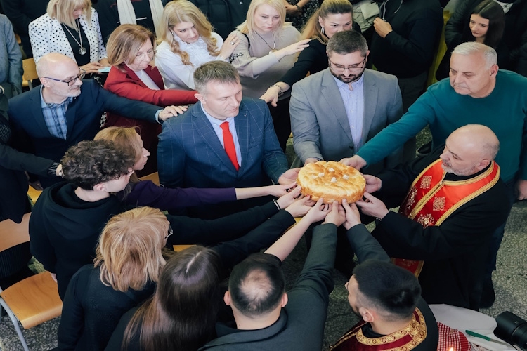 POLJOPRIVREDNA ŠKOLA VRŠAC OBELEŽILA DAN ŠKOLE I PRAZNIK SVETOG TRIFUNA...