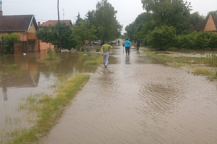 Формиран прихватни центар за евакуисане са поплављених подручја